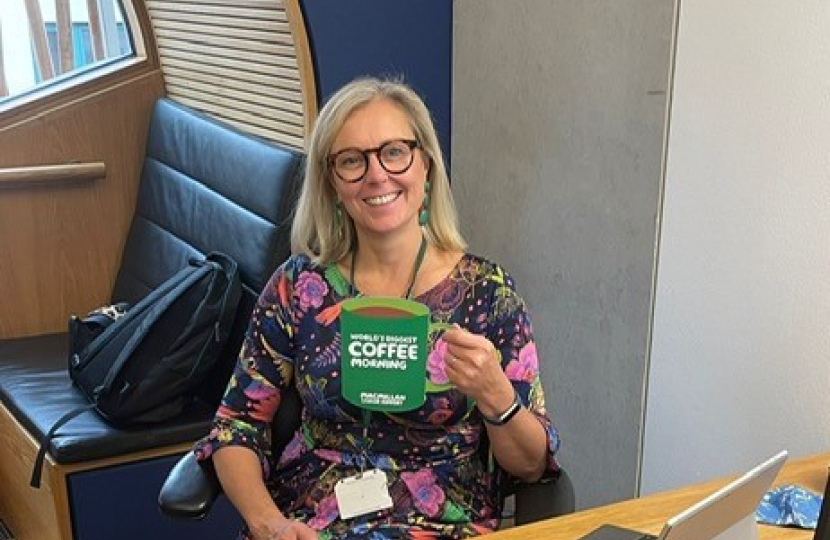 Rachael Hamilton MSP supporting Macmillan's coffee morning